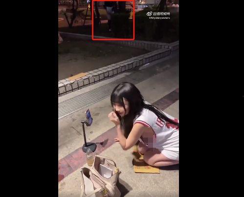 模特直播袒胸在线视频,模特在线视频引发社会热议